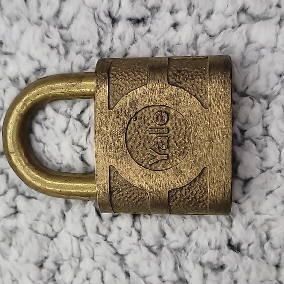 Vintage Yale Lock and Key Set - Picture 2 of 9
